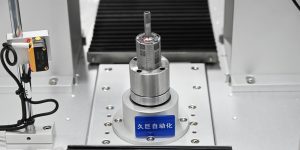 汽车电机转子自动点胶插磁机视频案例！